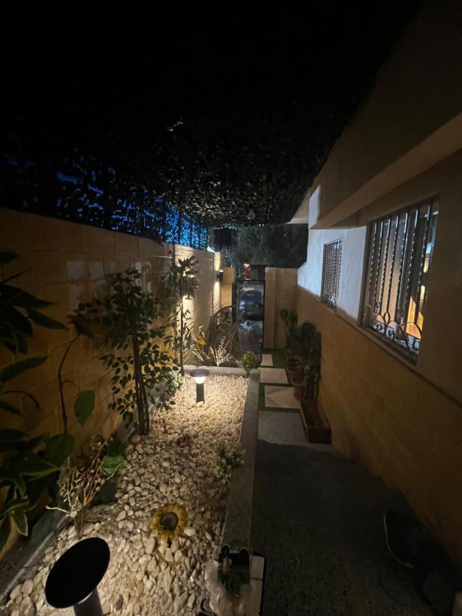 Luxury Flat With Garden And Private Entrance شقة فاخرة بحديقة و مدخل خاص Cairo Exterior foto