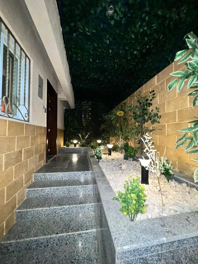 Luxury Flat With Garden And Private Entrance شقة فاخرة بحديقة و مدخل خاص Cairo Exterior foto