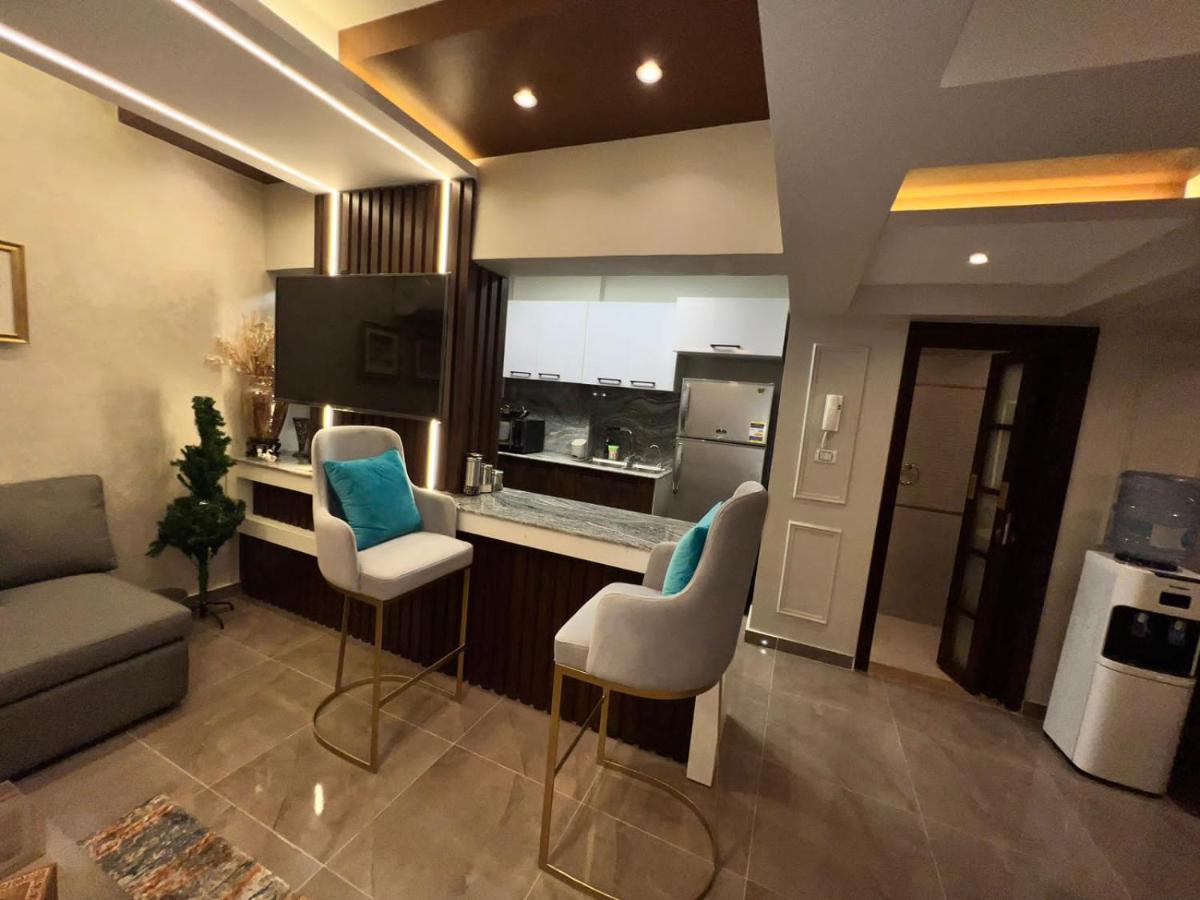 Luxury Flat With Garden And Private Entrance شقة فاخرة بحديقة و مدخل خاص Cairo Exterior foto