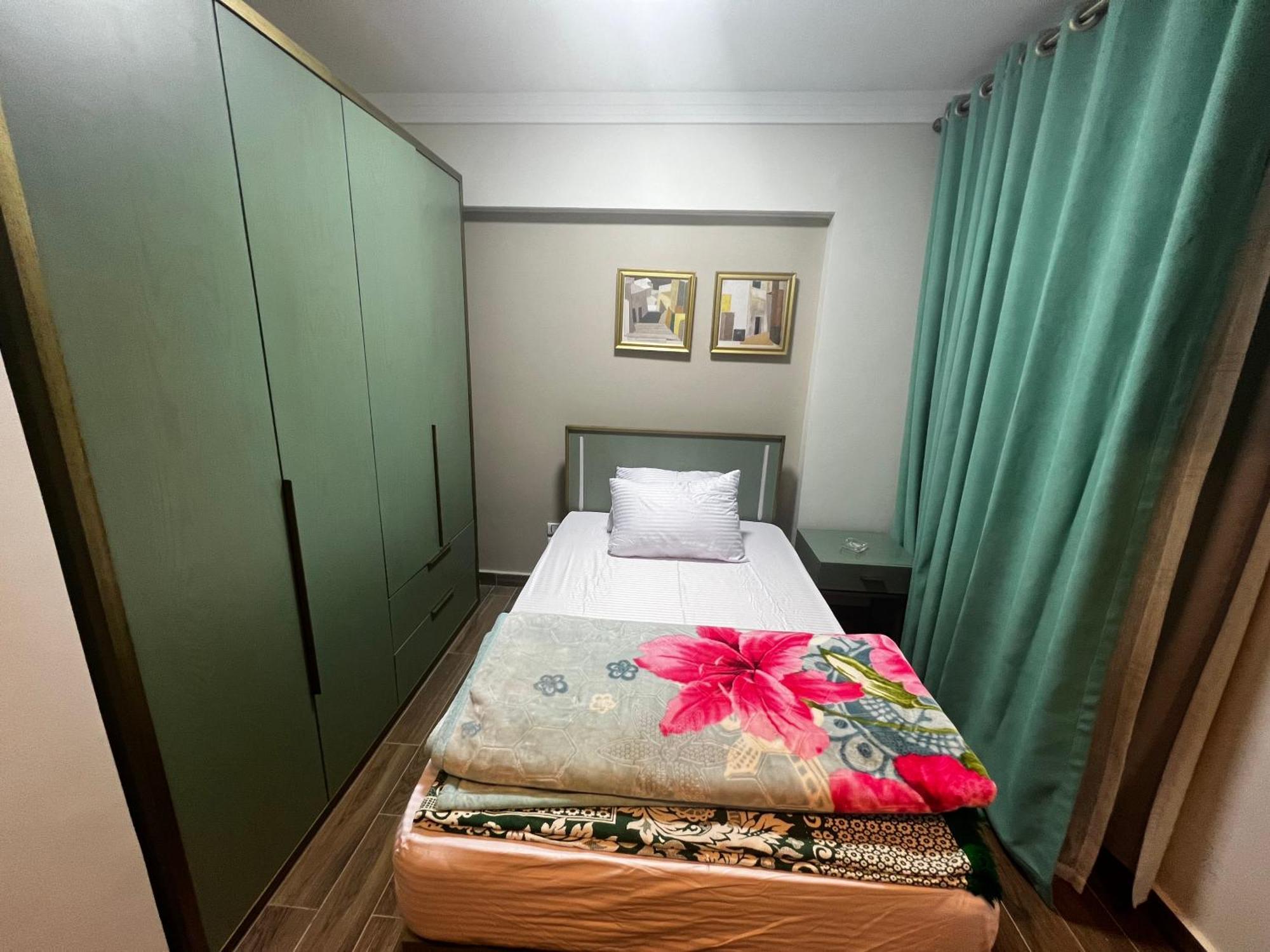 Luxury Flat With Garden And Private Entrance شقة فاخرة بحديقة و مدخل خاص Cairo Exterior foto